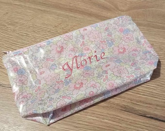 trousse enduite Liberty brodée au prénom de son choix ,précisez le  dans les commentaires