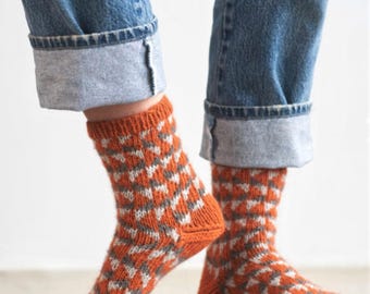 Easy Wool Socks Knitting Pattern: Basic Design (PDF Download)
