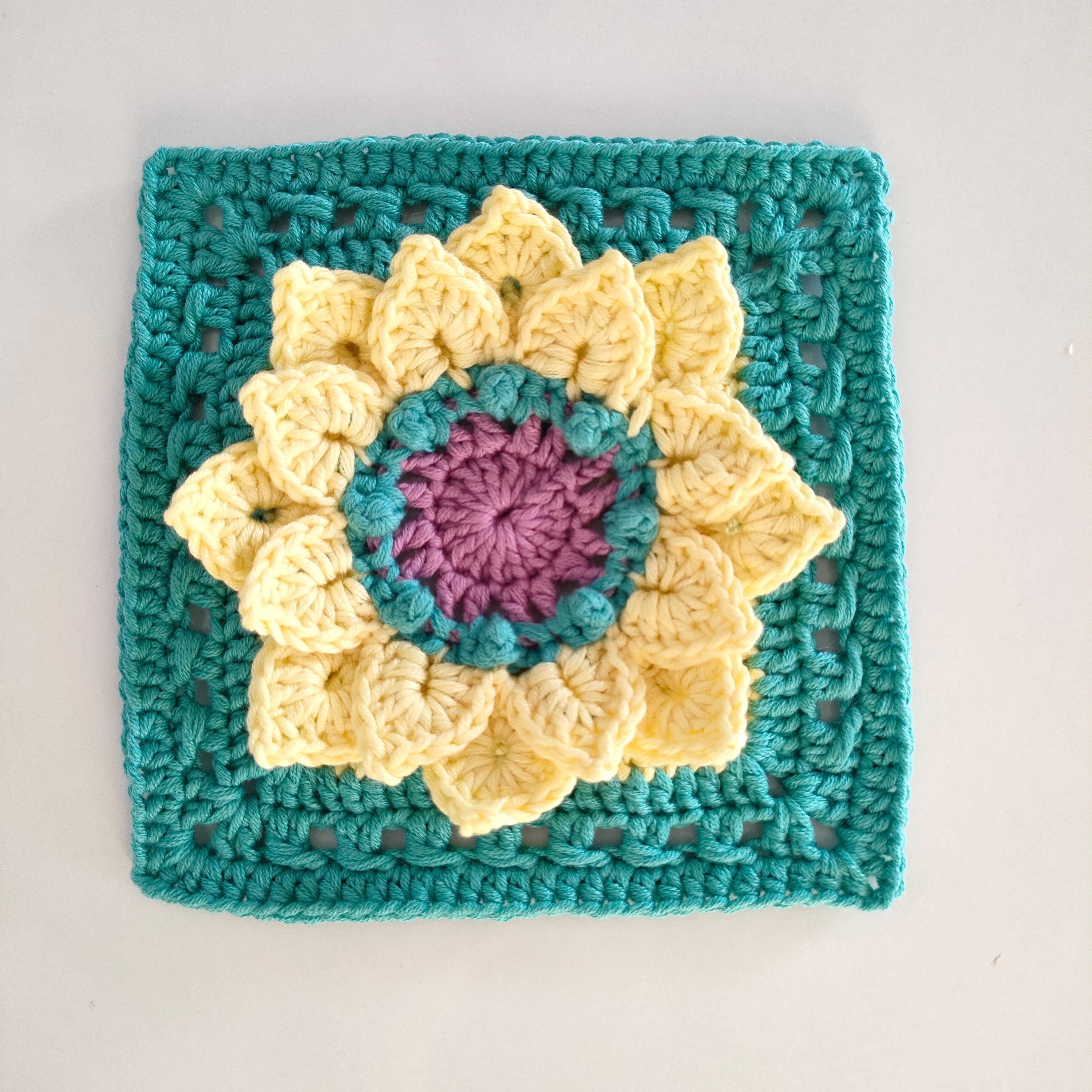 40 Sunflower Granny Square Crochet Patterns for Bright Blankets, Bags, and More 32 Crochet Sunflower Granny Square