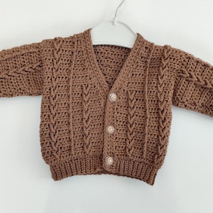 Haakpatroon babyvestje PDF jongensvest V-hals maat 0-6 jaar direct downloaden