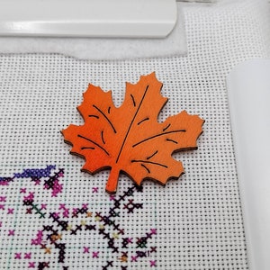 Maple Leaf Needle Minder - Variation 2