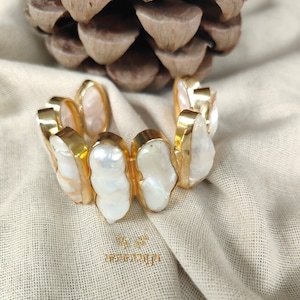 Baroque Pearl Cuff, Brass in Gold Polish Bracelet, Gold Pearl Bracelet, White Baroque Pearl Bracelet, Bridal Bracelet