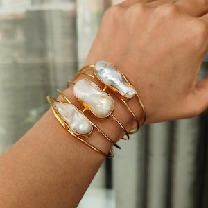 Baroque Cuff, Baroque Pearl Cuff, Brass in Gold Polish Bracelet, Gold Pearl Bracelet, White Baroque Pearl Bracelet, Bridal Bracelet