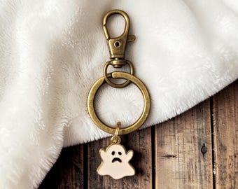 Niedlicher Geister-Schlüsselanhänger | Gruseliger Halloween-Taschenanhänger | Kawaii-Geister-Autoschlüsselanhänger | Ästhetisches Rucksack-Accessoire | Geistergeschenk für Sie