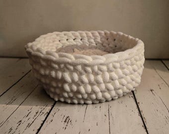White Crochet Pet Bed, Cat or Dog Bed, Cat Basket, Pet Furniture, Washable, Handmade, Soft and Cozy Removable Neutral Insert, Christmas Gift