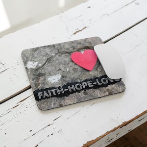 Alfombrilla de ratón Fe Esperanza Amor / Alfombrilla de escritorio con cita cristiana / Decoración religiosa para oficina, regalo con versículos bíblicos inspiradores, accesorios para portátil
