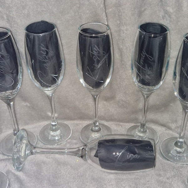 Personalised Champagne Flutes - Bridal Party Gifts, Bride, Bridesmaid, Bridesmaid Proposal, Anniversaries,  Special Occasions