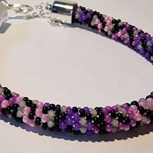 Beaded crochet bracelet