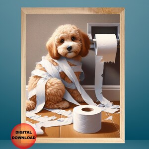Puede incluir: Un perro marrón y blanco está enredado en papel higiénico. El perro está sentado en un suelo de madera. Hay un rollo de papel higiénico en un soporte en el fondo.