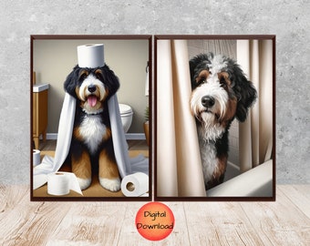 Op de afbeelding: Twee digitale kunstprints met een zwart, bruin en witte hond. De eerste print toont de hond met een witte handdoek en een toiletrol op zijn hoofd. De tweede print toont de hond die uit een douchegordijn gluurt.