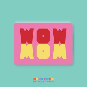 Postkarte Mama knall pink Muttertag Grußkarte Wow Mom Geburt Glückwunschkarte modern Postkarte Freundin bunt Color Block Karte Typographie