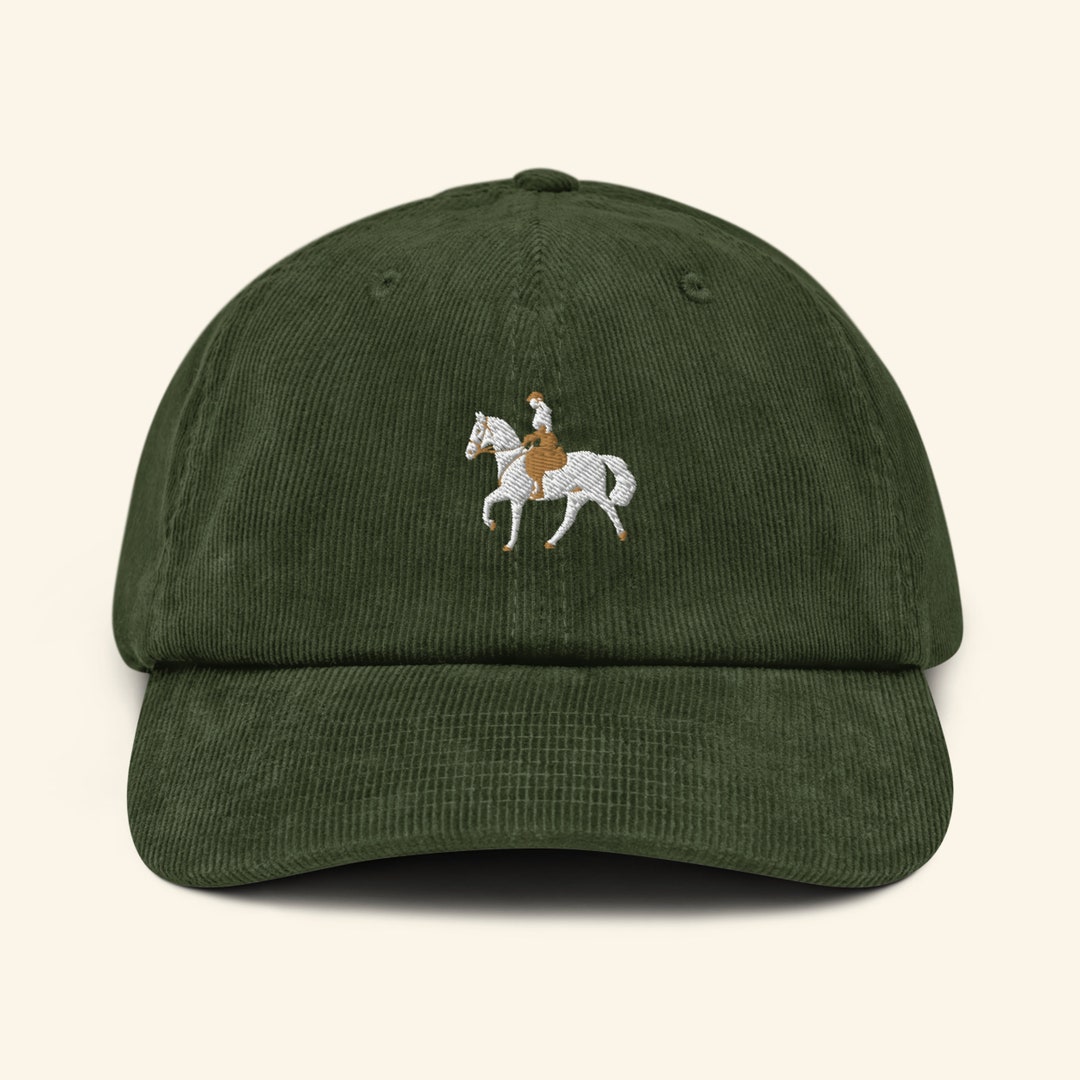 Chapeau Renaissance en velours bordeaux et plume d'autruche – Larpalot Chapeau Renaissance en velours bordeaux et plume d'autruche – Larpalot