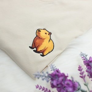 Camiseta Capybara, regalo de camiseta unisex bordada para ella, regalo para él, camisa de manga corta - múltiples colores