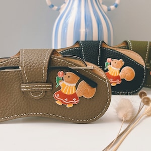 Brillenkoker met schattige eekhoorns | Leren brillenkoker |  Waarderingscadeau leraar | Brievenbuscadeau | Afstudeercadeau | Brillenkoker zacht
