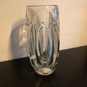 Rudolf Schröter Kristallvas: Rosice gult glas, 1955