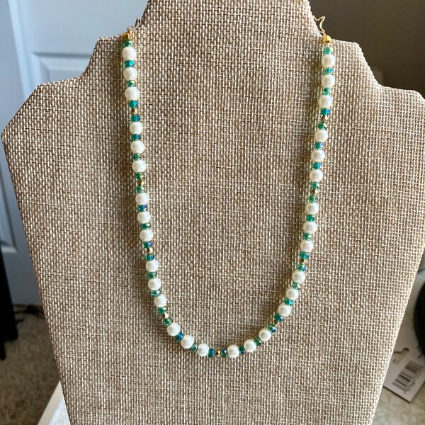 Pearl Choker Necklace | Pearl necklace, Pearl choker, choker necklace, green and white pearl necklace