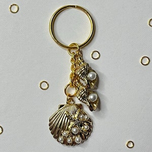 Gold keychains | gift for her| seashell keychain| keychain| beach accessories | personal keychain