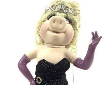 NIB Millenium Miss Piggy by the Franklin Mint