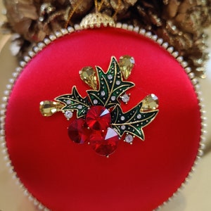 Red Christmas ornament | Mistletoe Christmas ornament | Red Mistletoe ornament | symbol of good luck | Christmas greenery | Christmas plant
