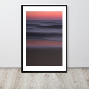Stampa fotografica di onde dell'oceano al tramonto - Arte murale con cornice - Decorazione costiera - Arte del cielo rosa e viola - Fotografia di paesaggi marini naturali