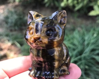 Carved Tiger-Eye Cat Figurine: Natural Crystal Healing Decor