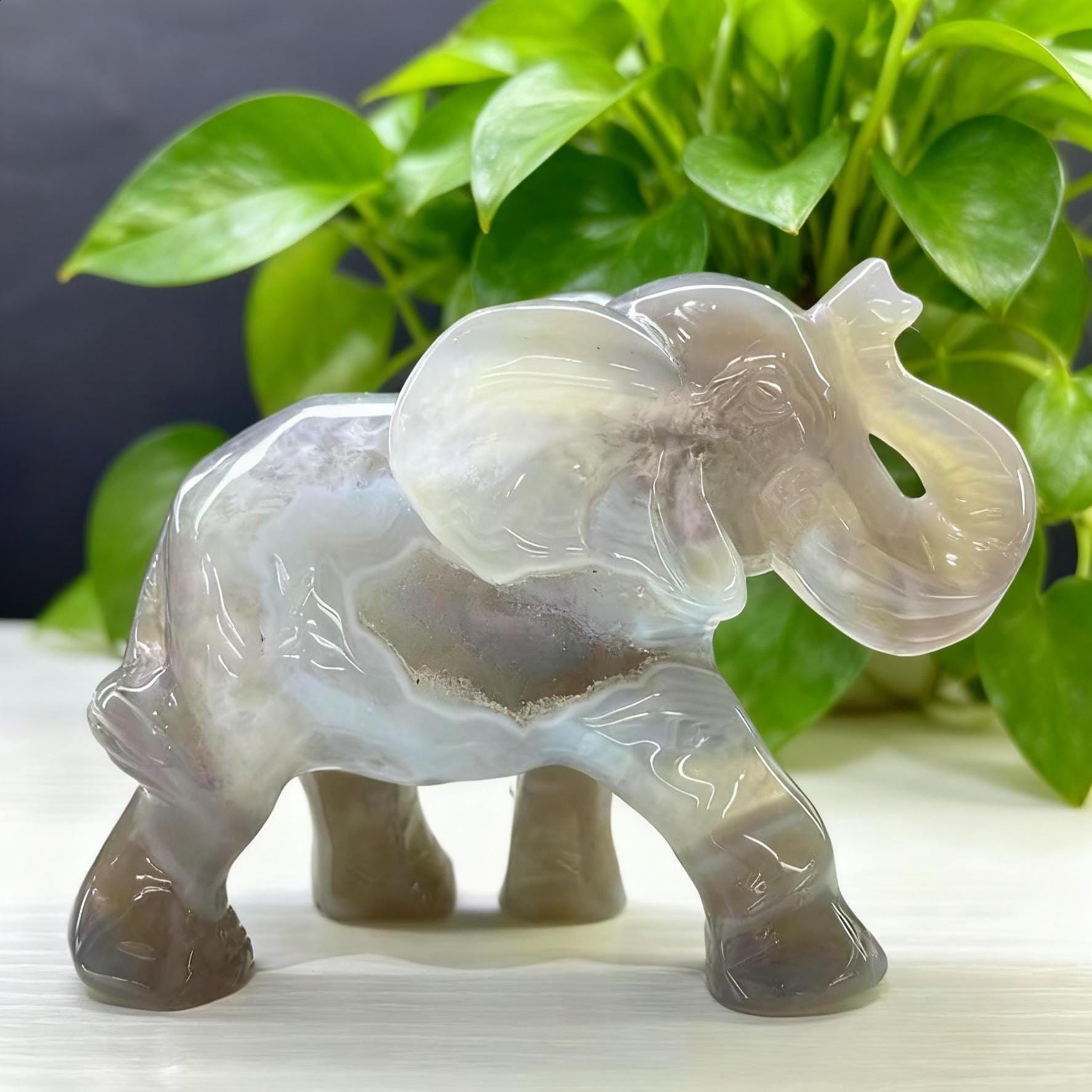 瑪瑙 ジオード 象の置物 瑪瑙ジオード象の彫刻：天然クリスタルレイキヒーリング装飾