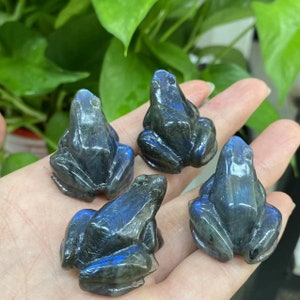 1.3”Natural Labradorite Crystal Quartz,Carved Frog ,Crystal Frog Skull, Hand Carving,healing Home Decor, Energy Christmas gift 1pc