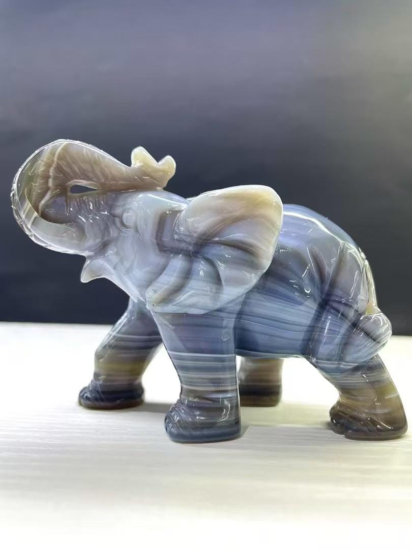 手彫りの瑪瑙の象の置物：宝石の癒しの装飾、クリスタルギフト - Etsy 日本