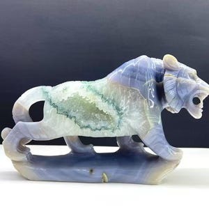 8“Natural Agate Geode Tiger,Hand Fine Carving,Crystal Tiger,Reiki Healing, Home Decor Specimen,Energy Crystal gift