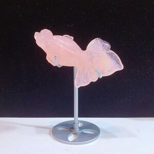 Natural Crystal Goldfish Carving Sculpture, Metal Stand, Spiritual Home Decor Gift