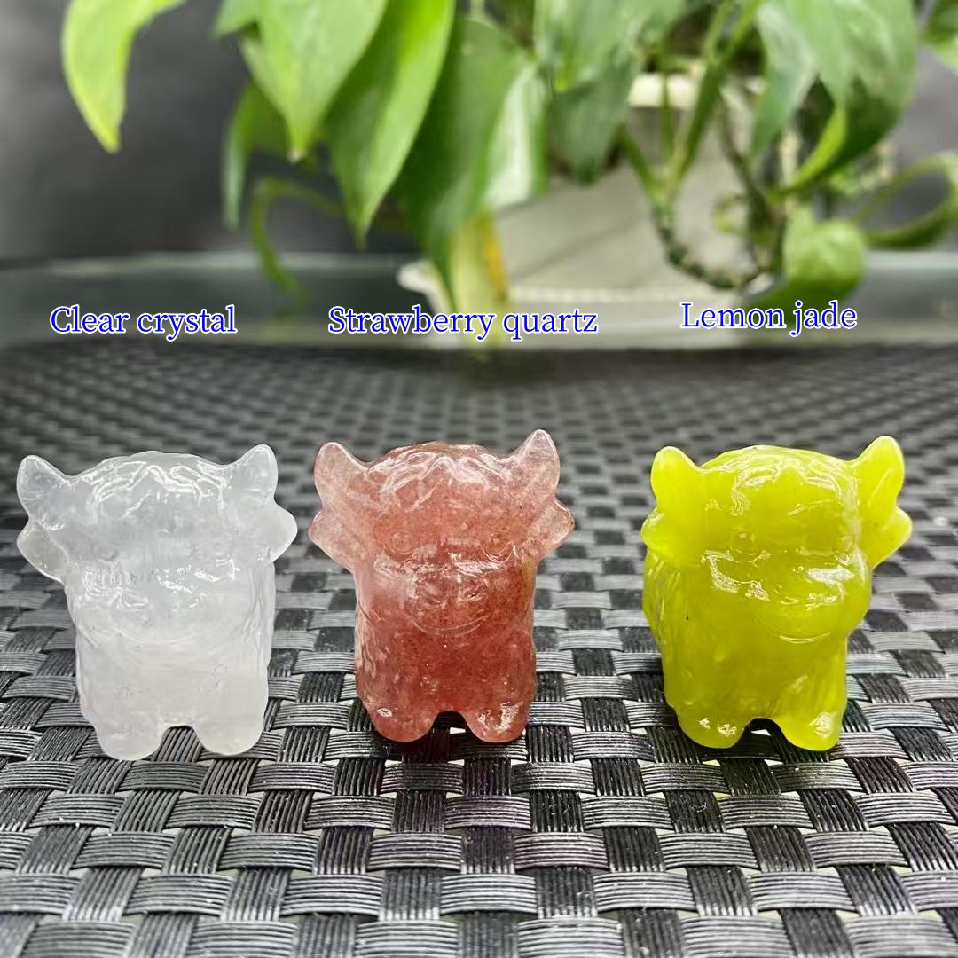 クォーツクリスタルハイランド牛の置物：天然石彫刻、癒しの装飾