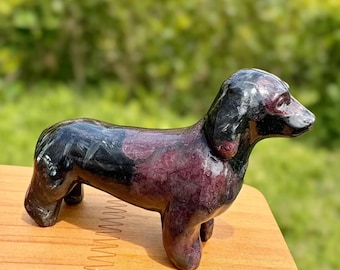 Ręcznie rzeźbiony kryształowy jamnik: Rzeźba szczeniaka z kamienia leczniczego, dekoracja do domu, prezent kryształowy (3,3 cala)