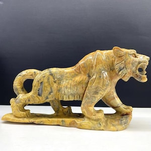 9.2“Natural Crazy Agate Tiger,Hand Carved Tiger,Crystal Animal Enthusiast，Crystal Quartz Fine Carving Tiger ，Decor Energy Crystal