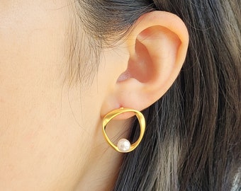 Silver Irregular Earrings with Pearl | Irregular Geometric Stud Earrings with Pearl | Irregular Circle Earrings | Wave Frontal Earrings