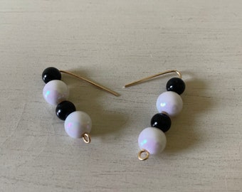 Beaded earrings (zebra)