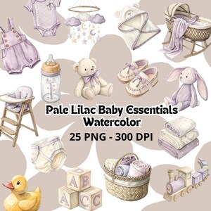 Könnte beinhalten: Aquarell-Illustration von Babyartikeln in blassem Flieder. Enthält eine Krippe, ein Mobile, einen Teddybären, Schuhe, Blöcke und einen Zug. Der Text lautet "Pale Lilac Baby Essentials Watercolor 25 PNG - 300 DPI."