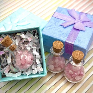 Petite boîte cadeau en cristal de tourmaline rose - Tourmaline rose brute - Petit pot - Cadeau en cristal - Collection - Pendentif à suspendre - Pierre de naissance d'octobre
