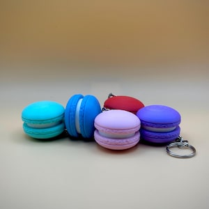 Macaron Fidget Clicker Keychain – Cute Pastel Colors, Stress Relief, Unique Bag Charm, Fun and Functional!