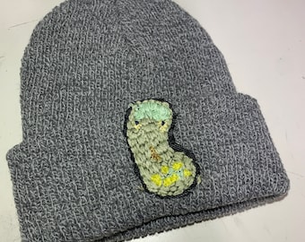 Droopy skull hand embroidered grey melange beanie hat [DIY Tattoo Punk]