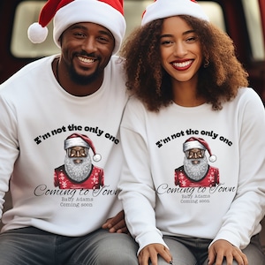 Benutzerdefinierte schwarze Weihnachtsweihnachtsschwangerschaftsankündigung Unisex-Sweatshirt, personalisiertes Winter-Baby-Shirt, schwarze Geschäfte