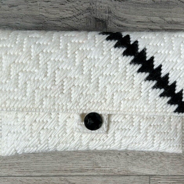 Plastic Canvas Yarn Clutch Purse Makeup Bag Handcrafted Retro Mod White Black