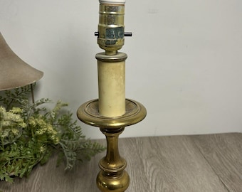 Lámpara de mesa vintage MCM de latón, 35,5 cm de alto, sin pantalla - ¡FUNCIONA!
