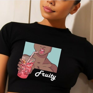 Chemise fruitée fille noire, Chemise queer, Mode, Barbie noire, Manches courtes, ajustement serré, Tee-shirt femme,