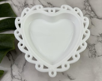 Vintage 80-tals mjölkglas hjärtformad godisskål prydnadsskål vit Cottagecore