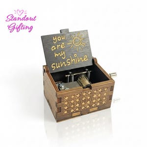 You Are My Sunshine Wooden Music Box – Hand Crank Vintage Engraved Gift for Mom Birthday, Christmas Gift, Wedding Gift, Valentine’s Day Gift