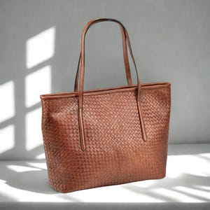 Handmade Woven Leather Tote Bag, Cognac Shoulder Purse, Michigan Crafted Design imagem 8