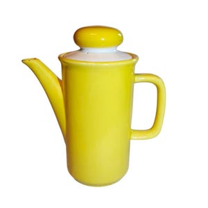 Vintage Style Setter Yellow Ceramic Tea/Coffee Pot Made In Japan 7&quot;