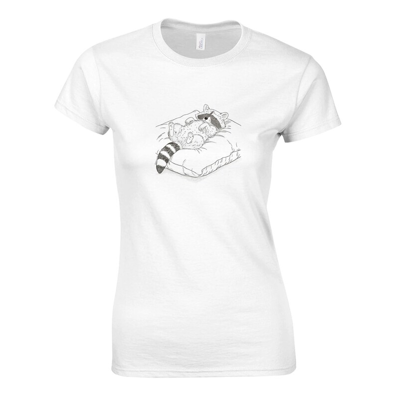 Schlurpi the Raccoon T-Shirt – Cozy Nap | Women’s Organic Cotton Shirt | Sketch-Style Raccoon Illustration