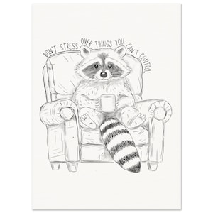Entspannter Waschbär Kunstdruck – 5x7" (13x18 cm) Bleistiftzeichnung – Gemütliche Tierillustration – Ungerahmter Fine Art Print
