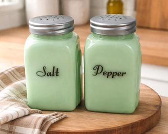 翡翠グリーンのソルト＆ペッパーシェーカー｜ヴィンテージスタイルのキッチンデコレーション
